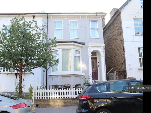 Apartment for rent in London Borough of Croydon, Addiscombe