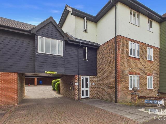 Apartment for rent in Hythe, Fordham Heath