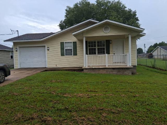 House for sale in Poplar Bluff, Missouri