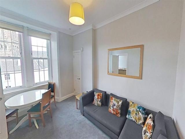 Flat for rent in Southside, Scotland