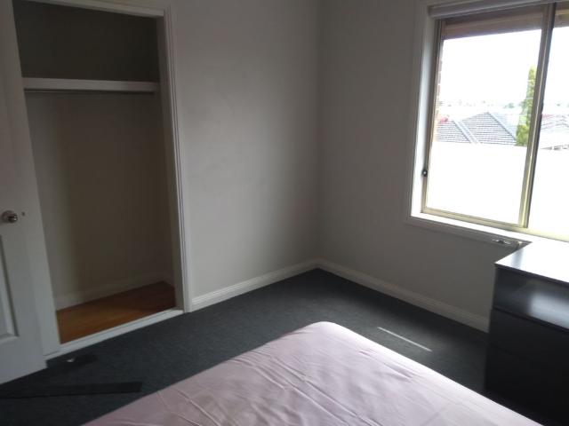 Room for rent in Niddrie, Melbourne
