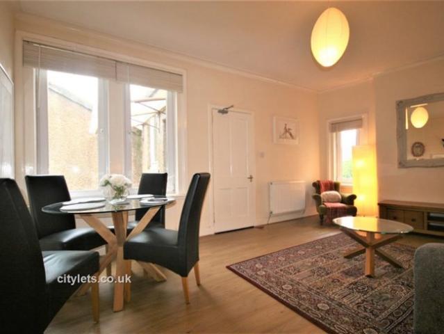 Flat for rent in Bingham, Craigmillar