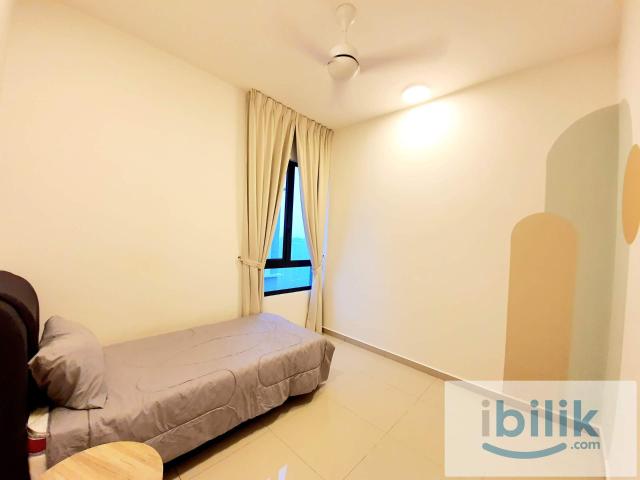 Room for rent in Kampung Baru Salak Selatan, Kuala Lumpur