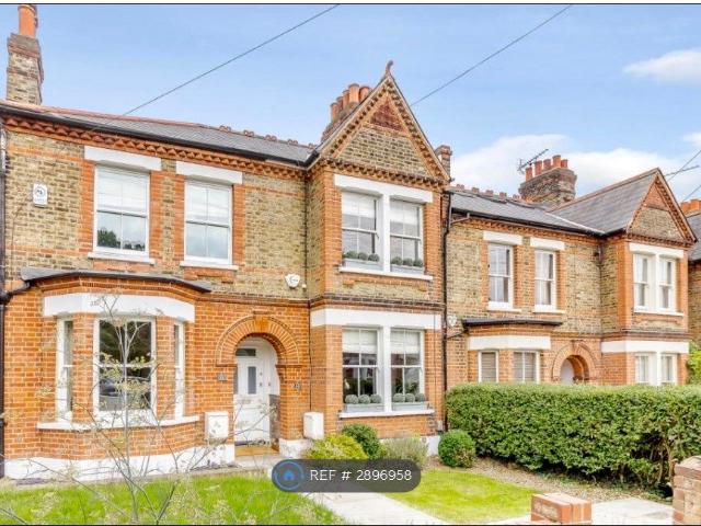 House for rent in London Borough of Lewisham, Lower Sydenham