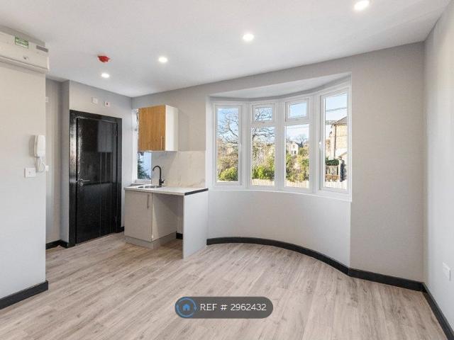 Studio for rent in London Borough of Lewisham, Lower Sydenham