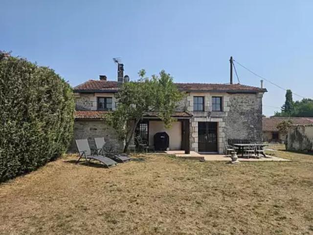 Maison vente à Confolens, Nieuil