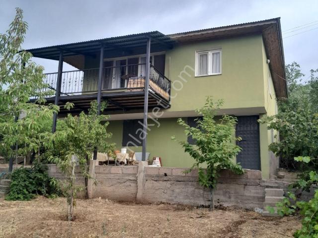 Ulukişla içerisinde satılık Villa
