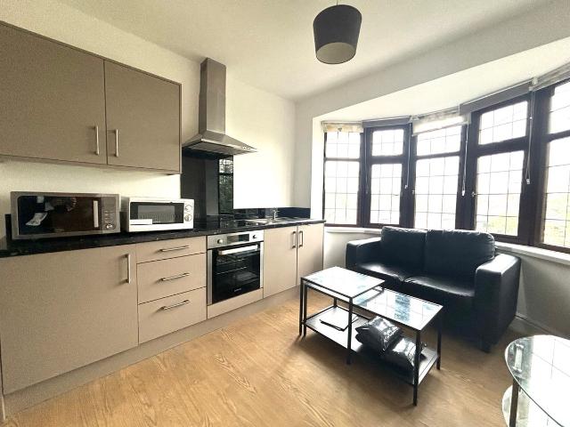 Studio for rent in Northfield, West Midlands