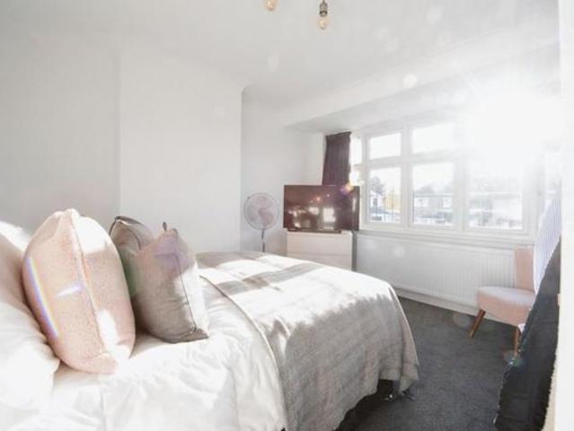 House for rent in London Borough of Havering, Greater London