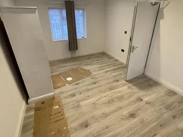 House for rent in Charlton, Greater London
