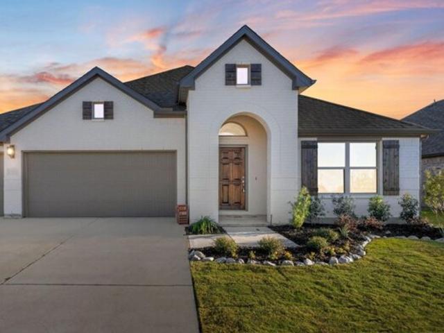 House for sale in Venus, Texas