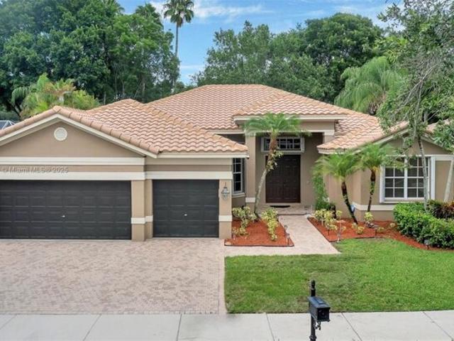 House for sale in Weston