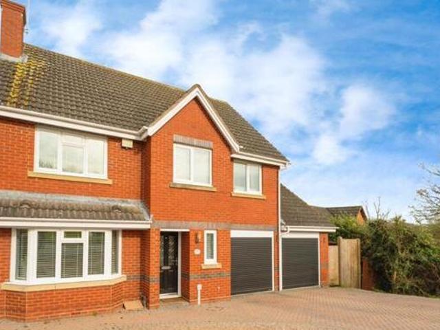 House for sale in Warndon, Worcestershire