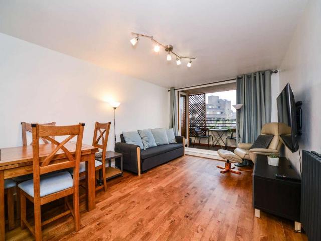 Apartment for rent in St. George in the East, Greater London