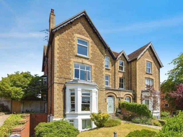 House for sale in Fole, Surrey