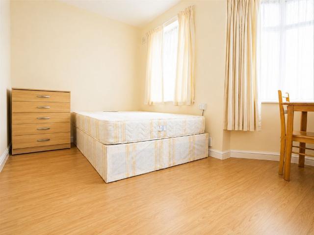 Studio for rent in Ponders End, Greater London