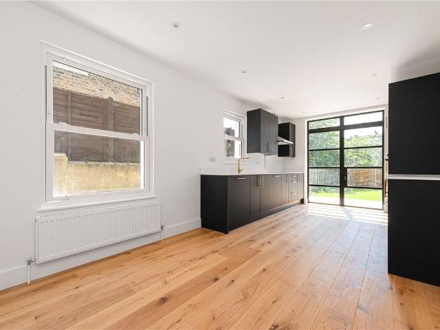 House for rent in Harlesden, Greater London