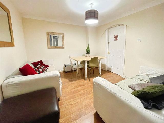House for rent in Ripley Springs, Row Town