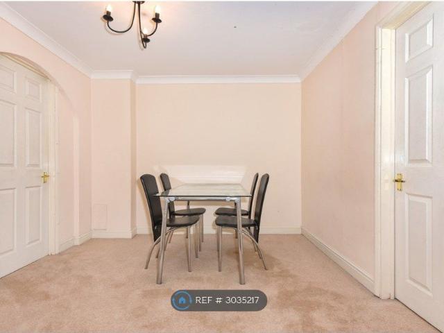Room for rent in Ripley Springs, Runnymede