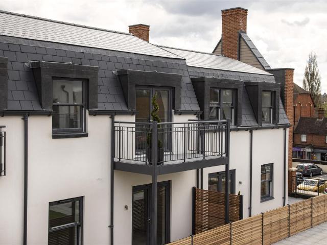 Apartment for rent in Fole, Surrey