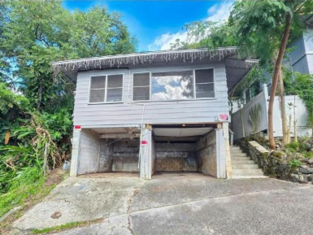 House for sale in Kalihi Valley, Honolulu