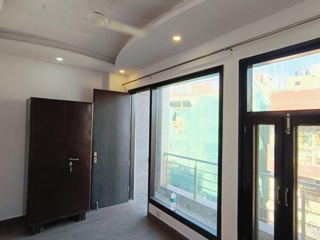Property for rent in Deri