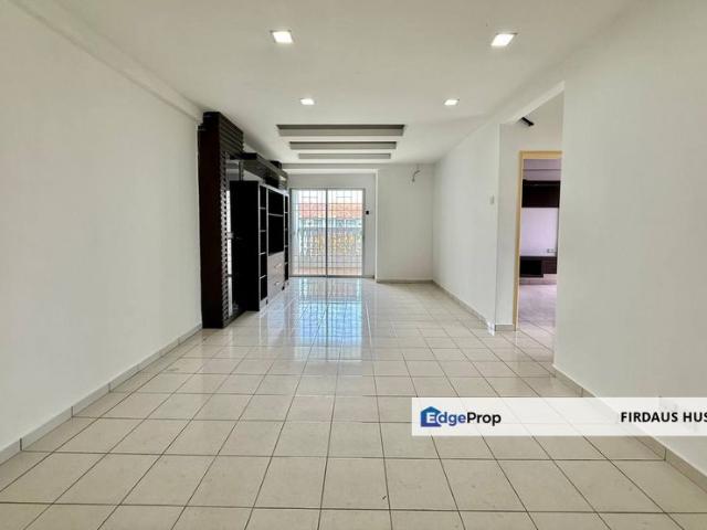 Condominium for sale in Petaling, Tanjong Sepat