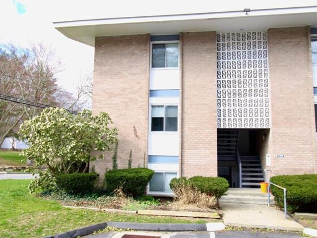 Condo for sale in New London