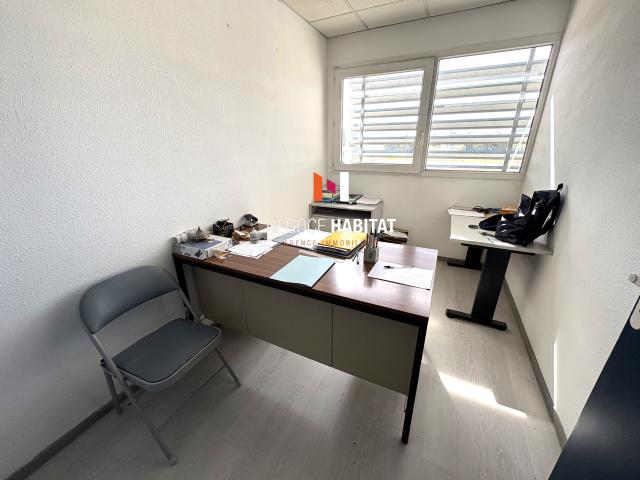 Bureau vente à Nîmes