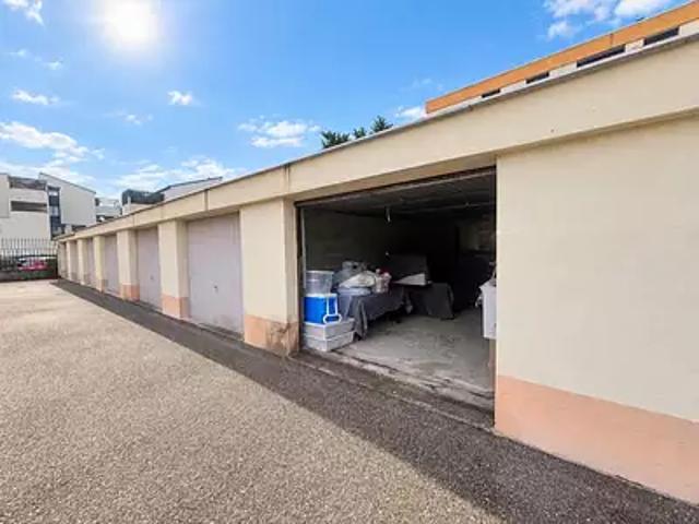 Garage vente à Quartier d'Espagne, Nîmes