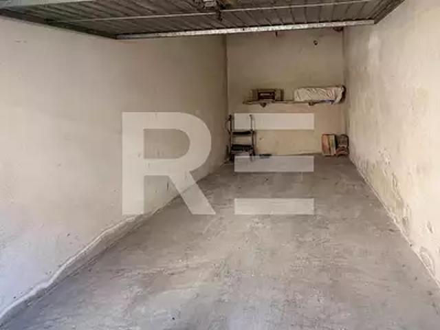 Garage vente à Quartier d'Espagne, Nîmes