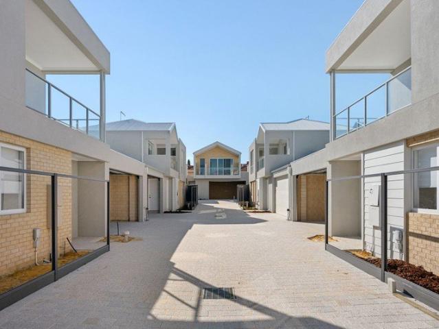 Townhouse for rent in Applecross, Western Australia