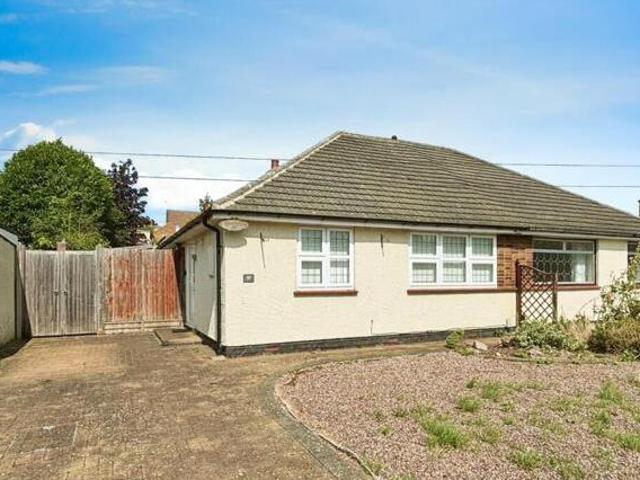 House for sale in Oakfield, King's Walden