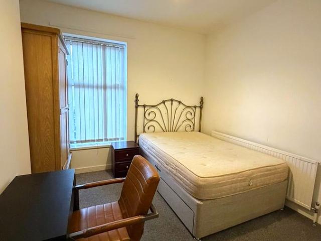 Room for rent in Falcon Lodge, Wales