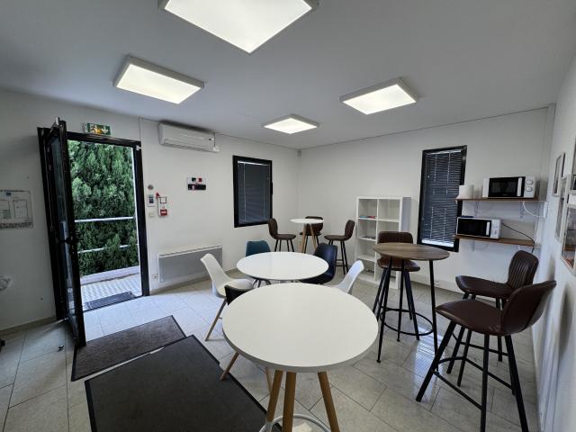 Bureau location à Le Port, Niort