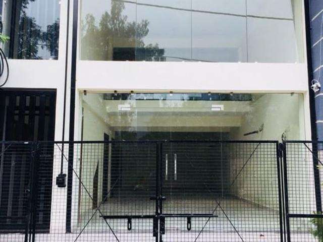 Commercial for rent in Madya