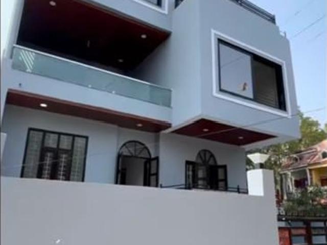 House for sale in Madya