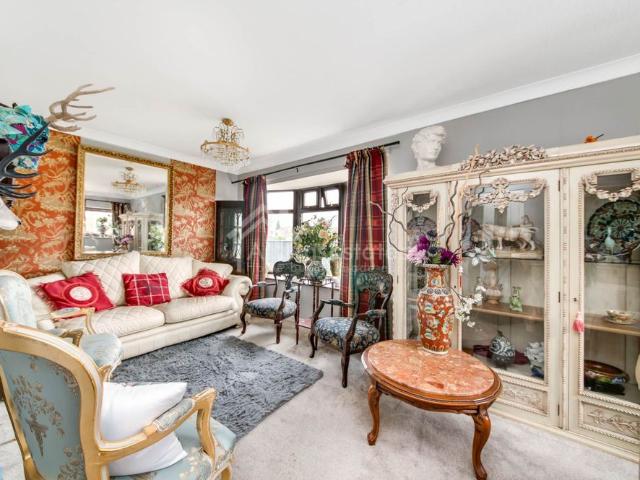 House for rent in Thornhill Lees