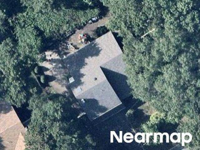 House for sale in Farmingville