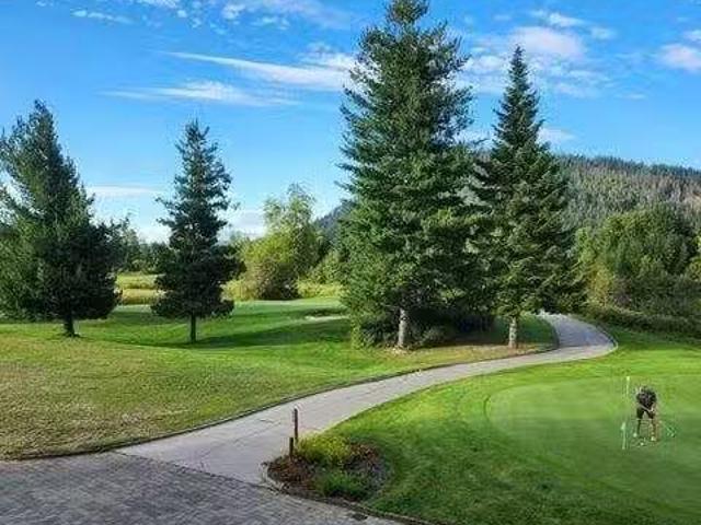 House for sale in Sandpoint