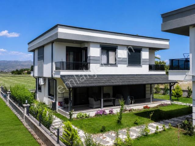 Ayvalik, Balikesir içerisinde satılık Villa