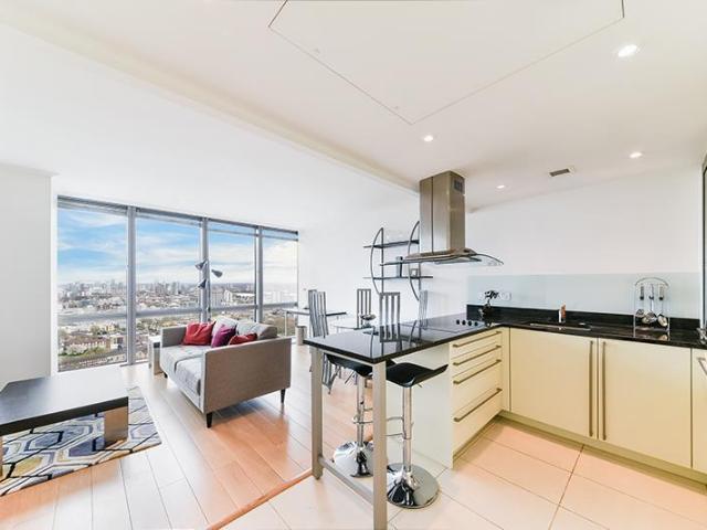 Apartment for rent in Canary Wharf, Greater London