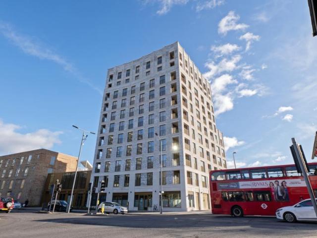 Apartment for sale in Walthamstow, Hale End