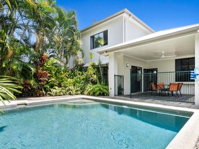 Townhouse for sale in Palm Cove, Queensland