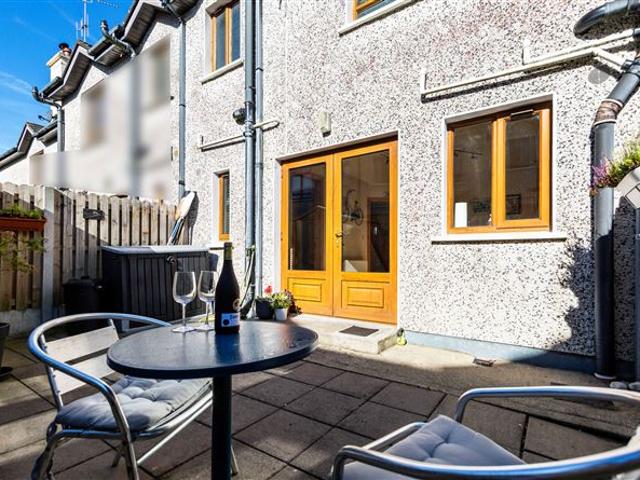 Terraced House for sale in Rosslare