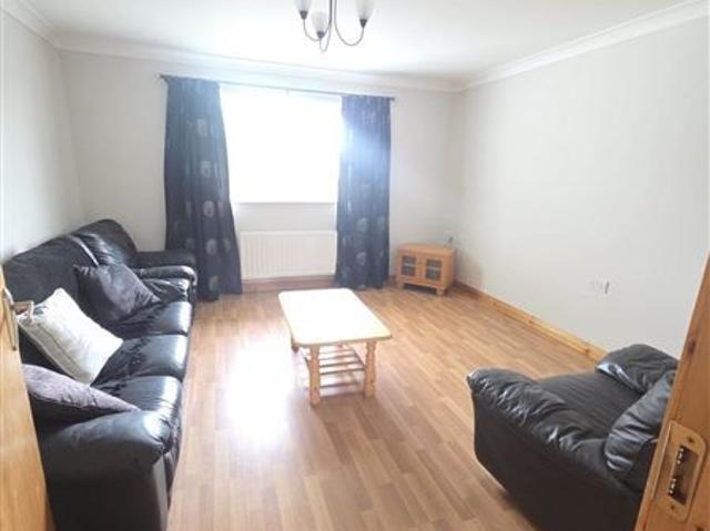 Apartment to rent in Ballynahown, Connacht