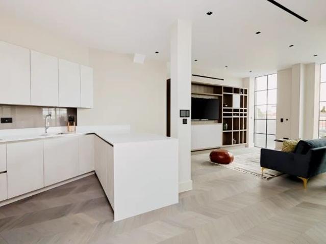 Apartment for rent in Little Italy, Greater London