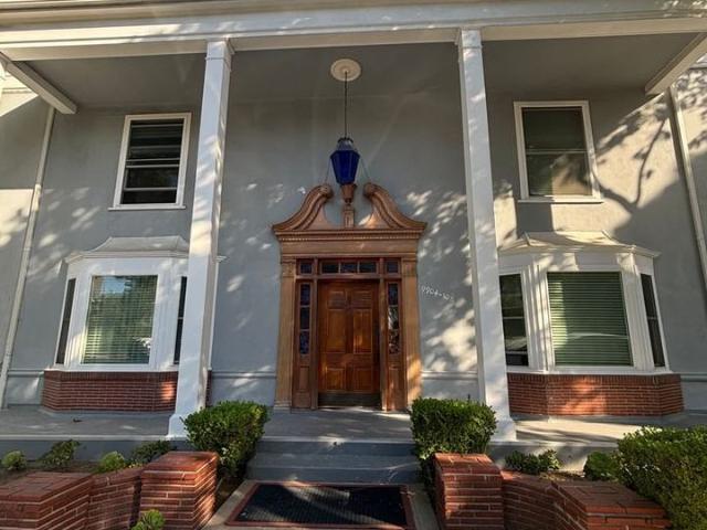Apartment for rent in Beverly Hills, California