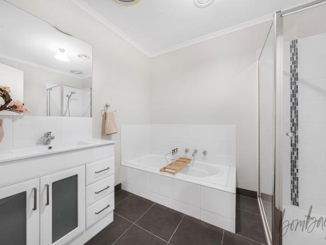 House for sale in Hayston Valley Estate, Melbourne