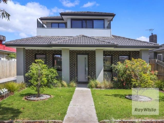 Townhouse for sale in Camerons Creek, Victoria